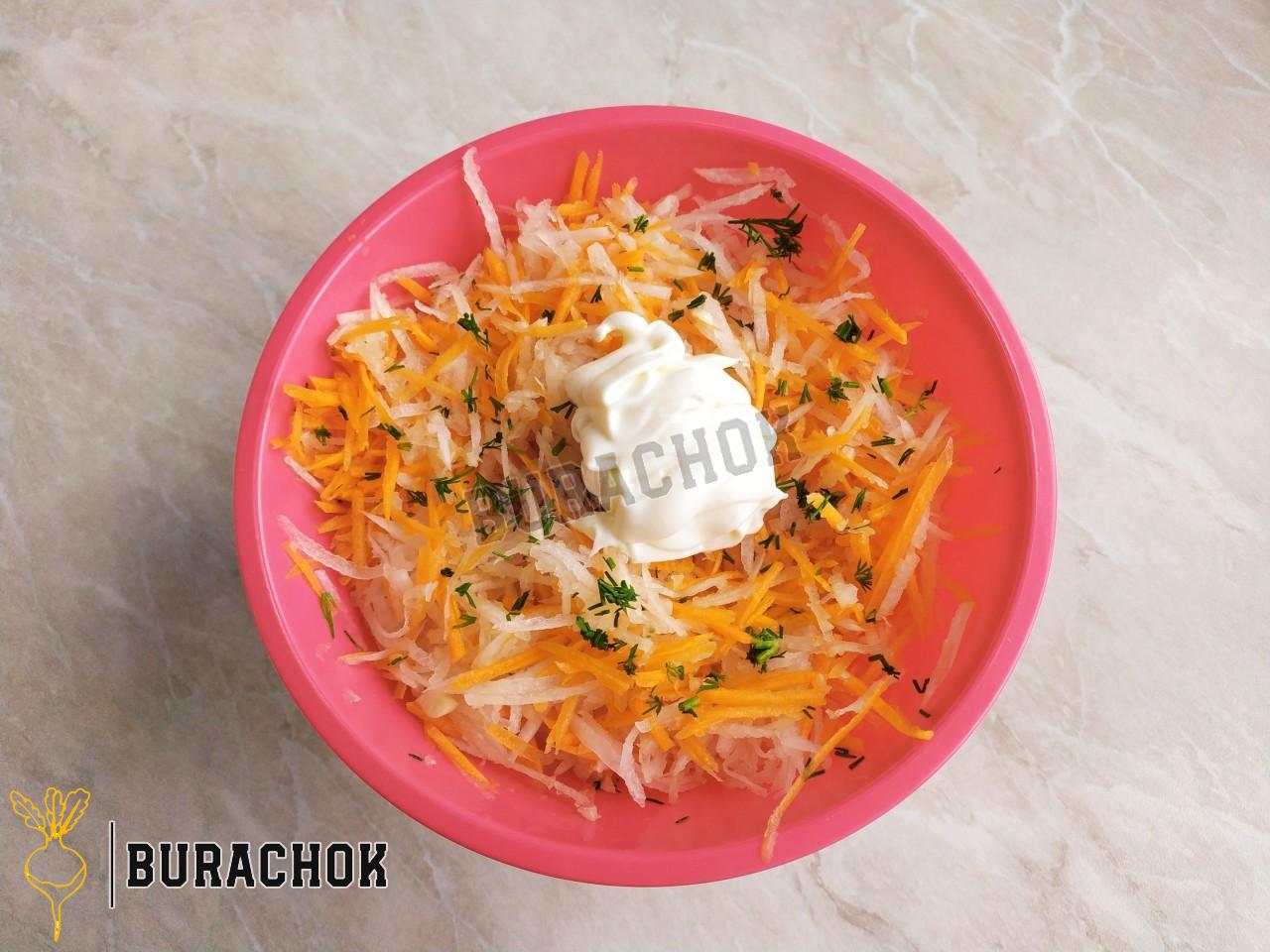 Салат з редькою та морквою