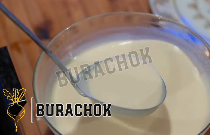 Млинці на молоці з вершковим сиром та червоною ікрою