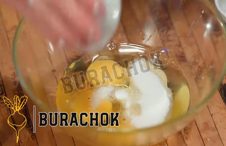 Млинці на молоці з вершковим сиром та червоною ікрою