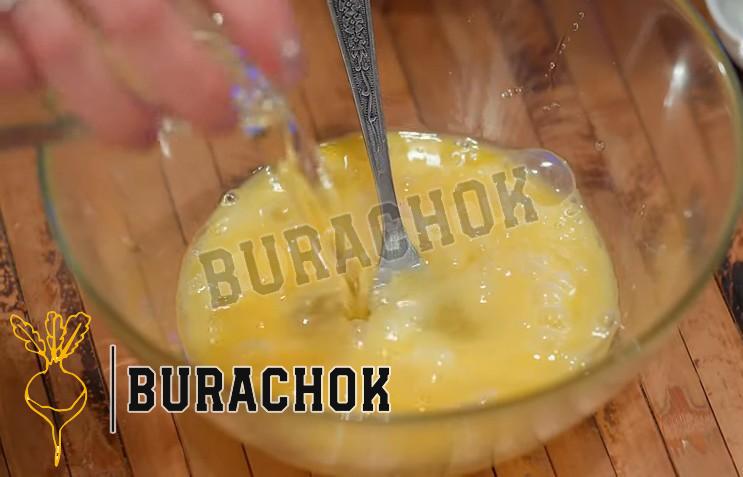Млинці на молоці з вершковим сиром та червоною ікрою