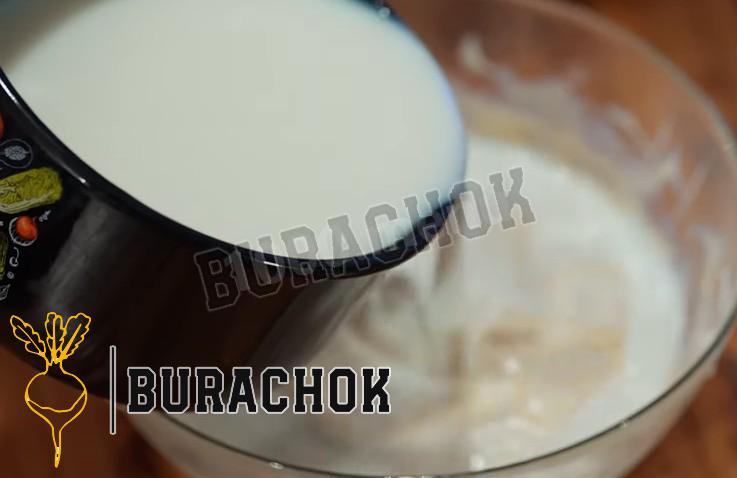 Млинці на молоці з вершковим сиром та червоною ікрою