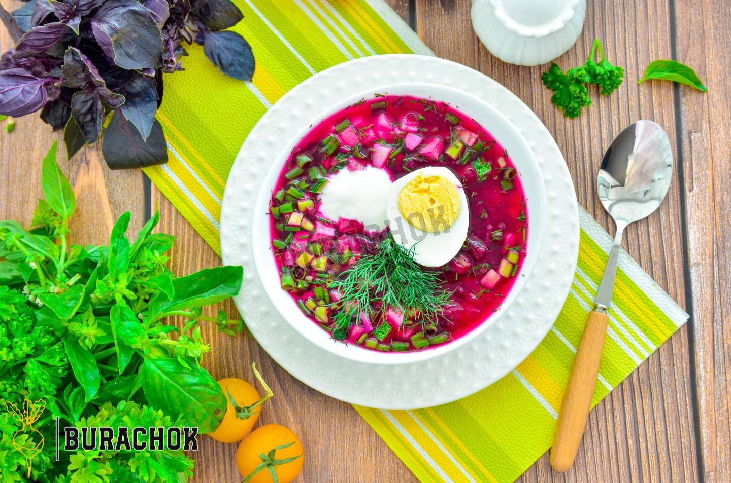 Холодний борщ з ковбасою