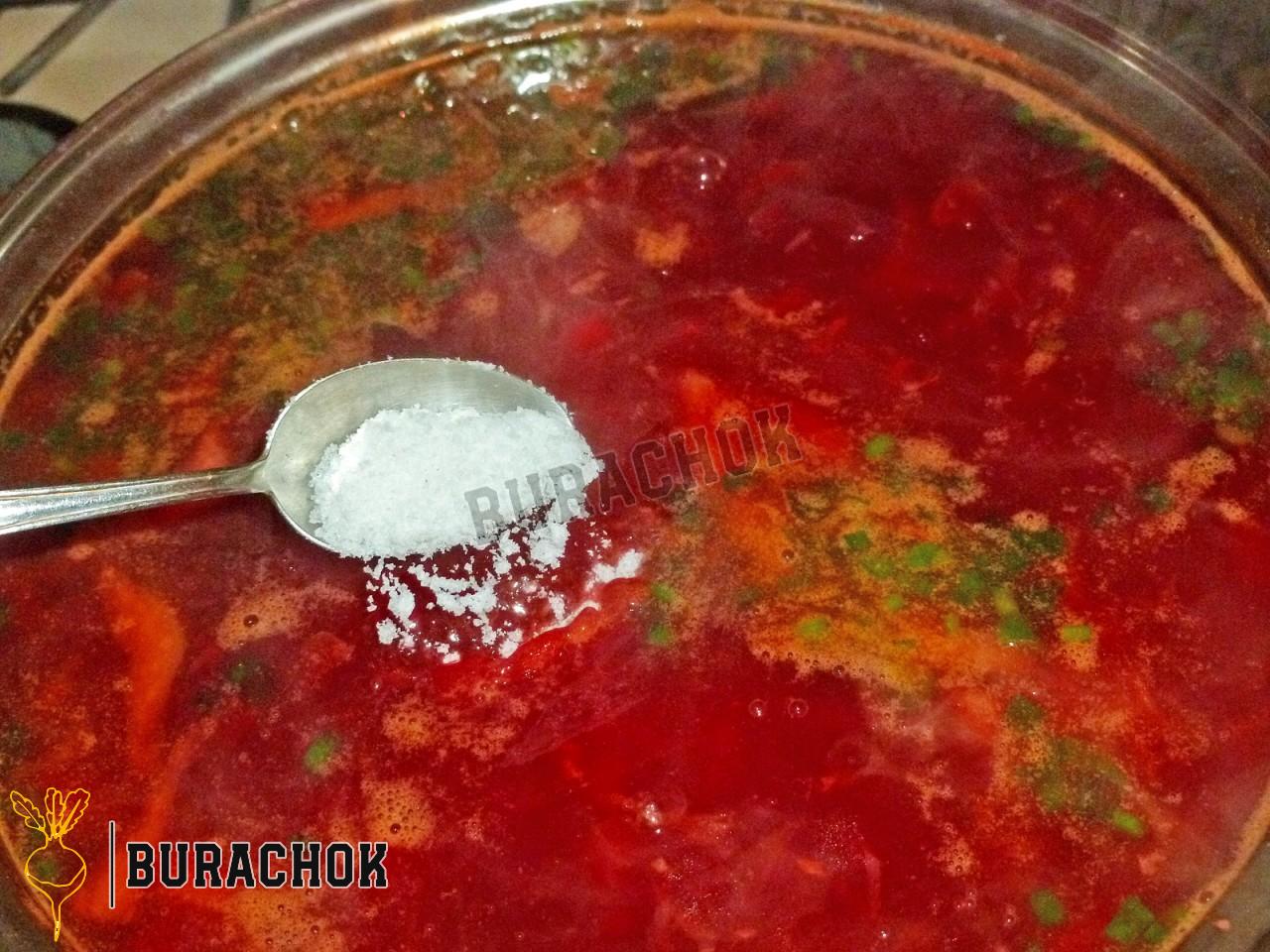 Борщ з консервованою квасолею