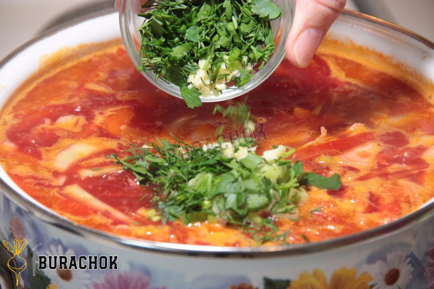 Борщ з квасолею та куркою