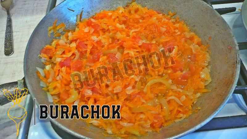 Борщ буряковий з капустою на тушонці