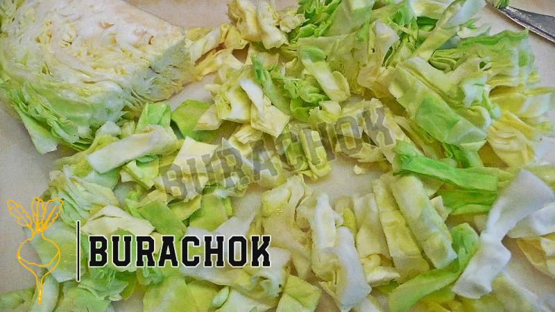 Борщ буряковий з капустою на тушонці