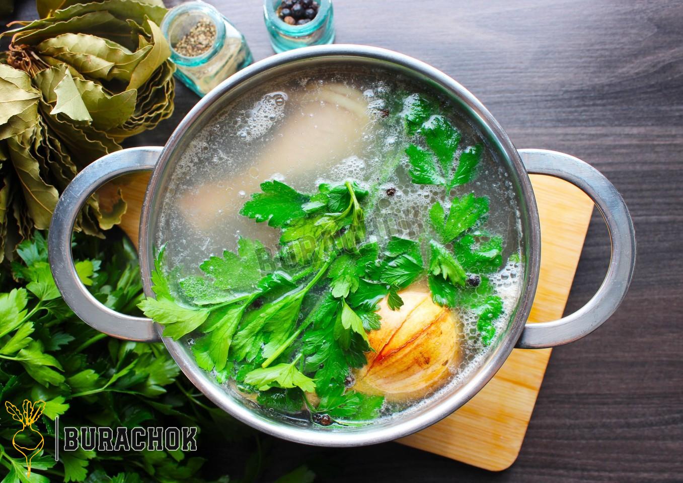 Курячий бульйон з локшиною