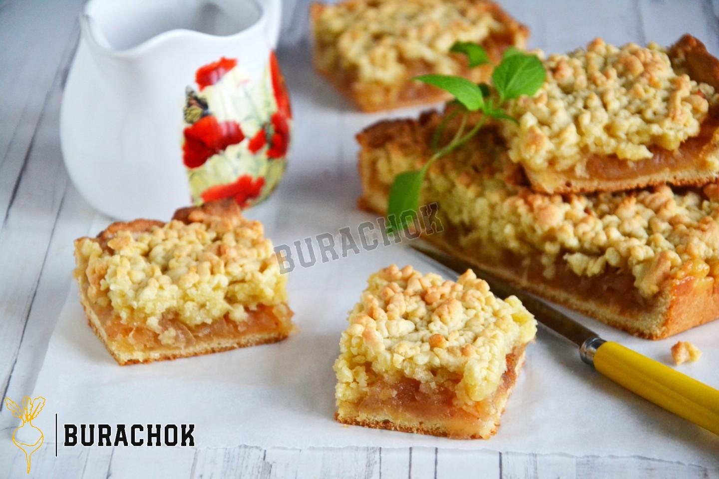 Пісочна шарлотка з яблуками