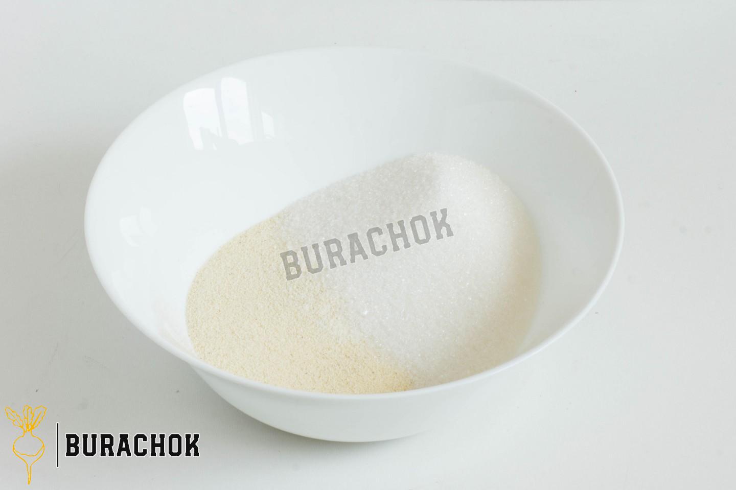 Шарлотка з яблуками та бананом