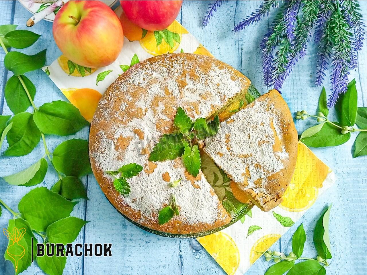 Шарлотка з м'ятою
