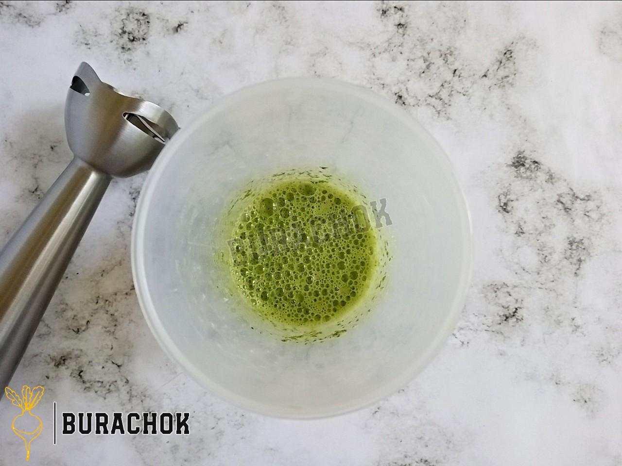 Шарлотка з м'ятою
