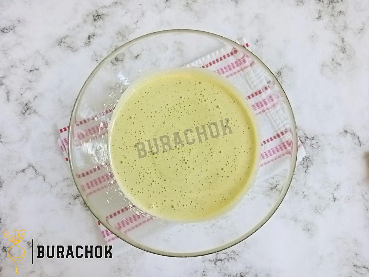 Шарлотка з м'ятою